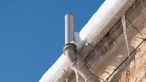The Importance Of Keeping Your Gutter Clean During Winter 2 Gutter Cleaning during Winter